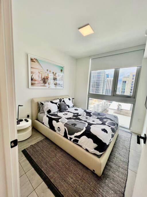 Spacious Studio In The Heart Of Downtown Miami Apartment Ngoại thất bức ảnh