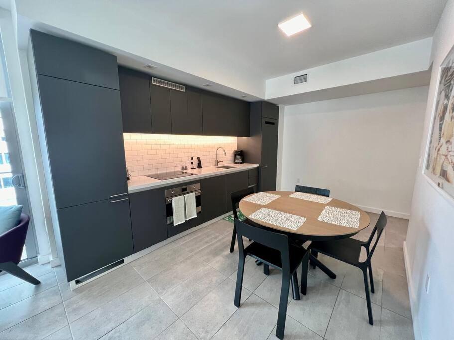 Spacious Studio In The Heart Of Downtown Miami Apartment Ngoại thất bức ảnh