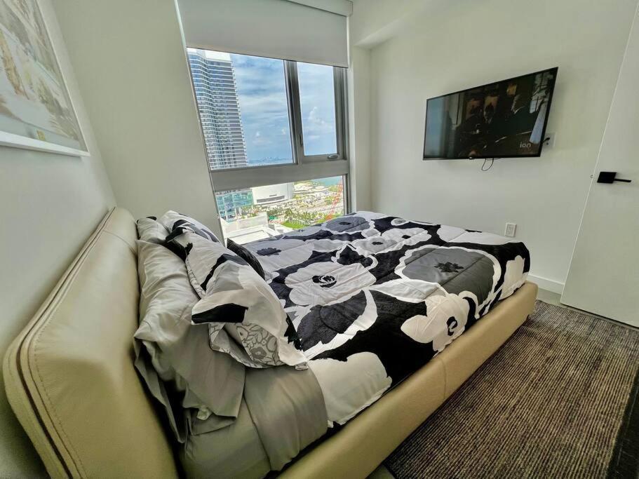 Spacious Studio In The Heart Of Downtown Miami Apartment Ngoại thất bức ảnh