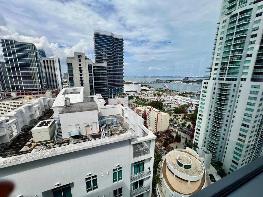 Spacious Studio In The Heart Of Downtown Miami Apartment Ngoại thất bức ảnh