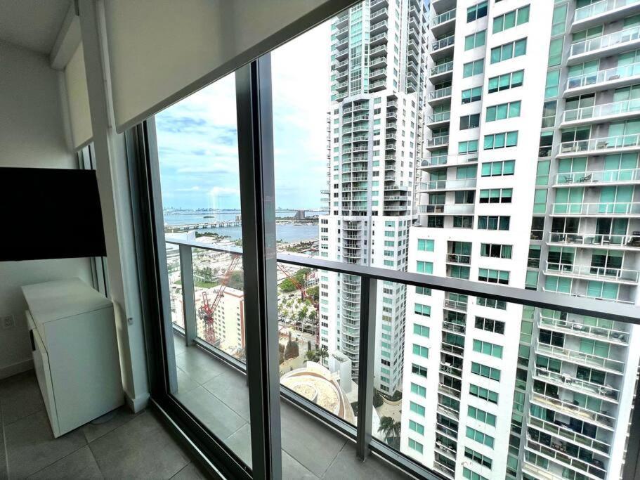 Spacious Studio In The Heart Of Downtown Miami Apartment Ngoại thất bức ảnh