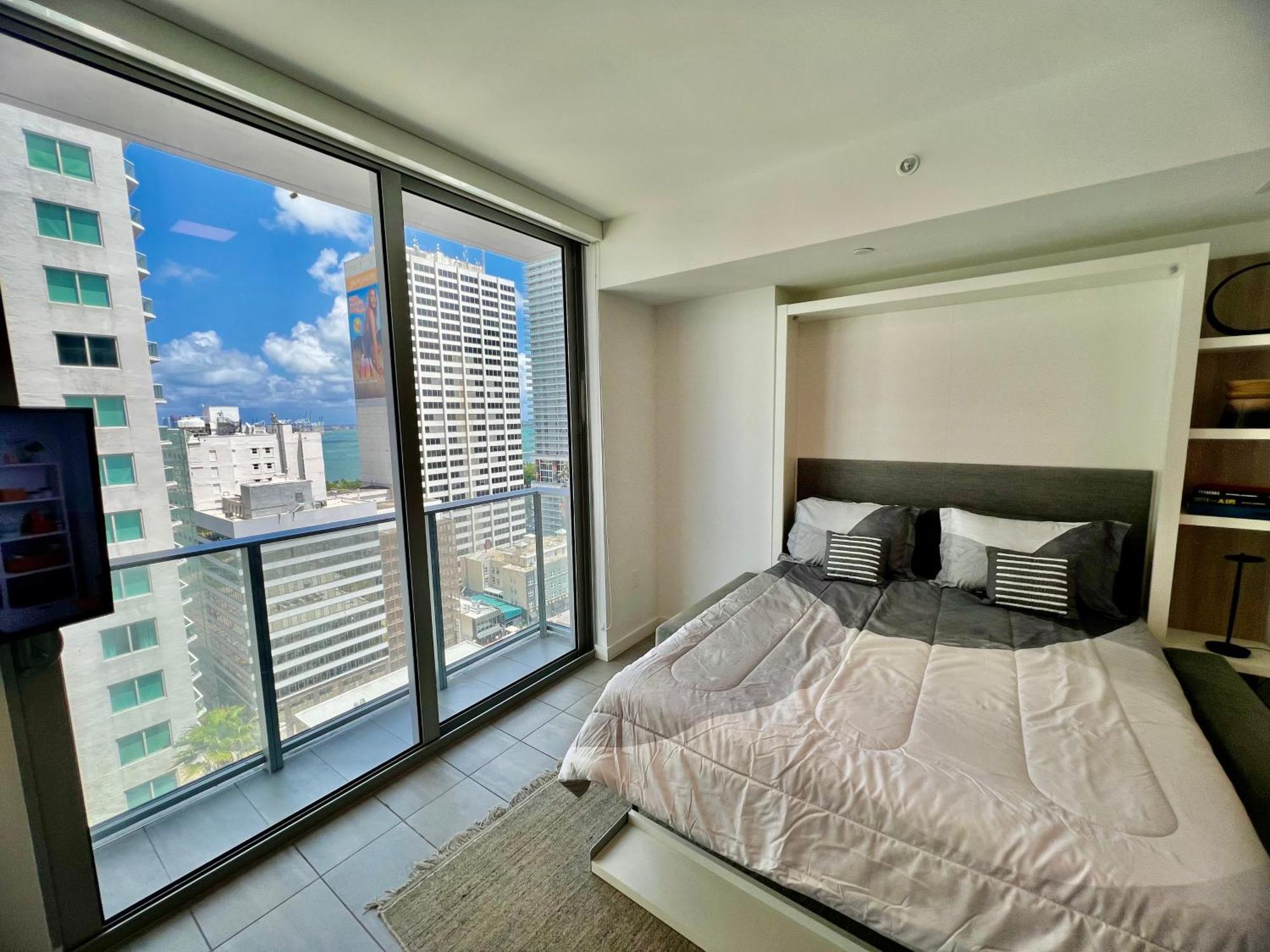 Spacious Studio In The Heart Of Downtown Miami Apartment Ngoại thất bức ảnh