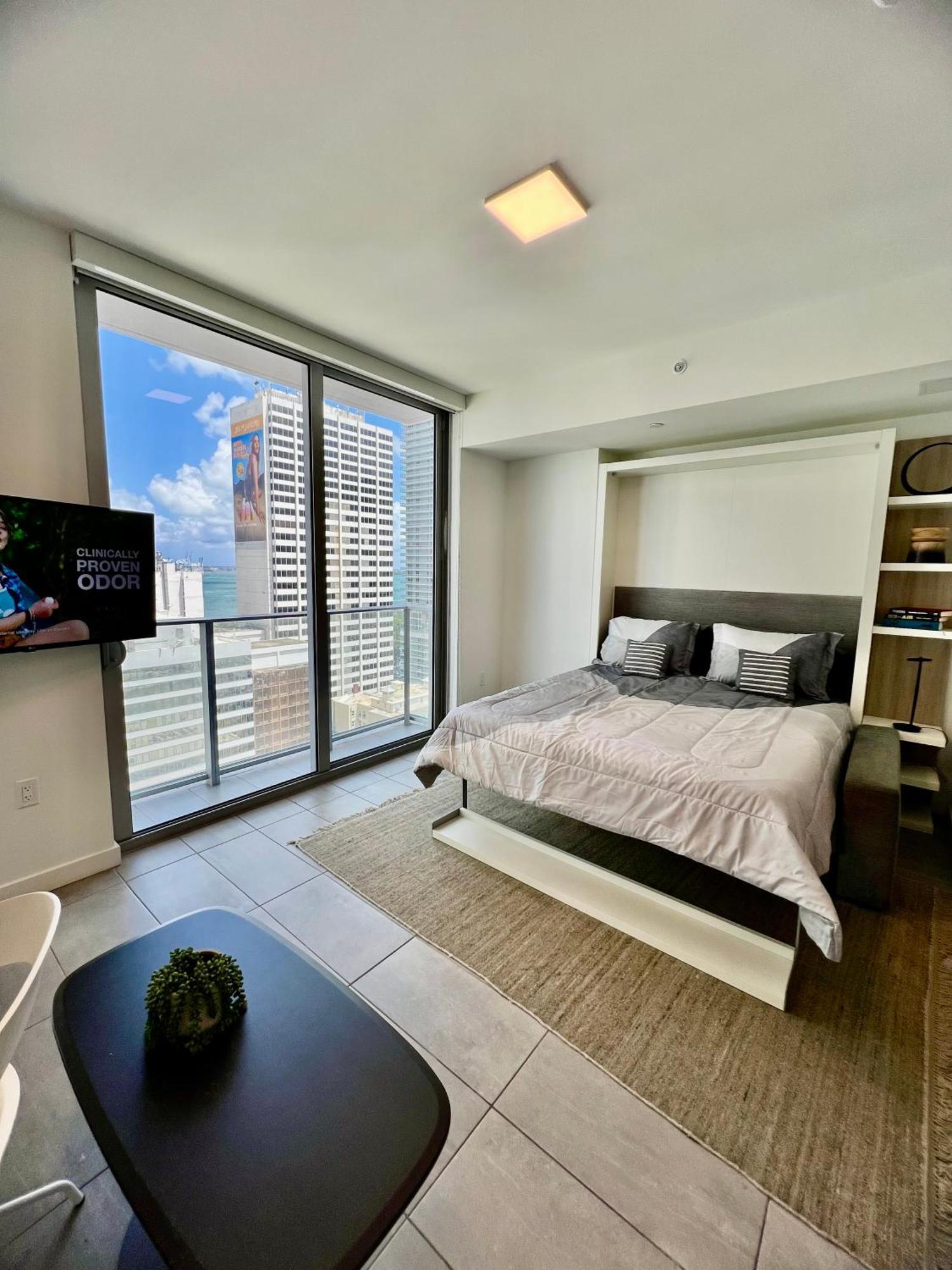 Spacious Studio In The Heart Of Downtown Miami Apartment Ngoại thất bức ảnh